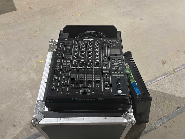 Pioneer djm-a9 digitale mengtafel - afbeelding 1 van  5