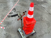 Pionnenwagen met verstelbare houder (verkeerskegels trolley) - afbeelding 1 van  2
