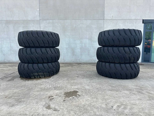 Pirelli - rm99 - 6 x dumperbanden - afbeelding 1 van  16