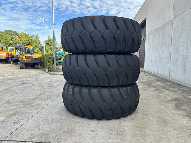 Pirelli - rm99 - 6 x dumperbanden - afbeelding 13 van  16