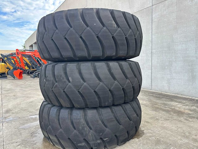 Pirelli - rm99 - 6 x dumperbanden - afbeelding 15 van  16