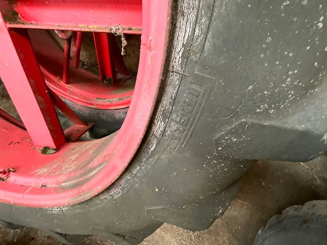 Pirelli 136/12r38 band, wiel en velg - afbeelding 4 van  4