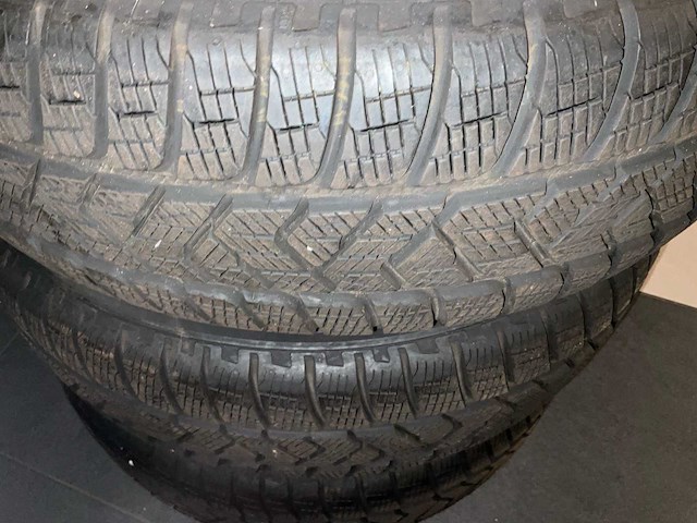 Pirelli pirelli 4 nieuwe banden met velg - afbeelding 2 van  4