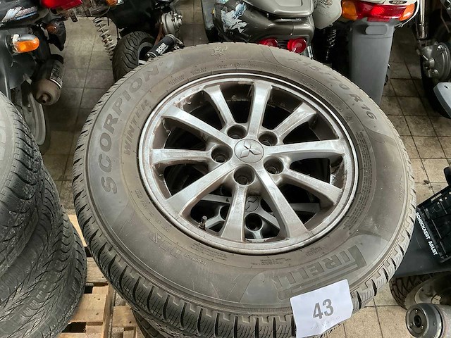 Pirelli scorpion winter autoband (4x) - afbeelding 2 van  6