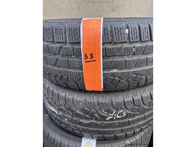 Pirelli sotto zero - afbeelding 1 van  1