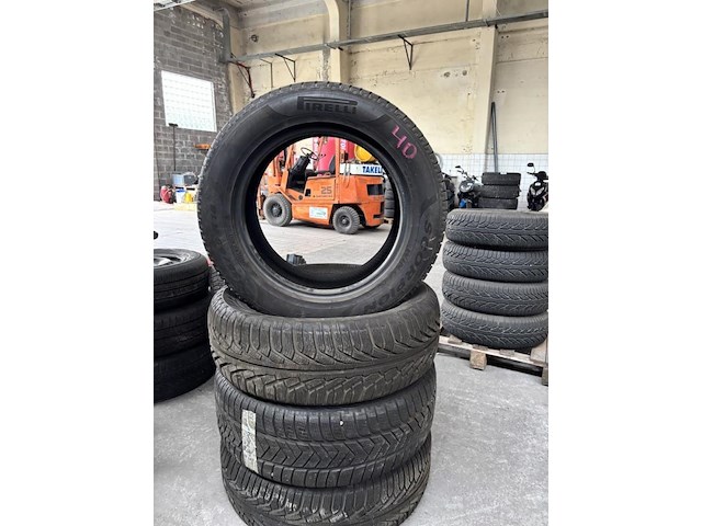 Pirelli winterbanden - afbeelding 1 van  4
