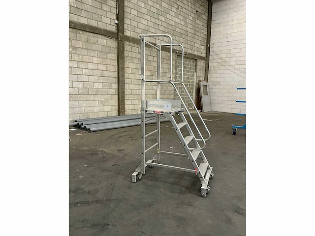 Piret aluminium platformtrap - afbeelding 2 van  5