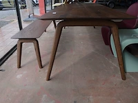 Pitcher eettafel of vergadertafel van seuren tafels in massief hout met schuin onderstel 100x260 cm met bijpassende pitcher zitbank 200 cm lengte en 47 cm hoogte (6) - afbeelding 6 van  8