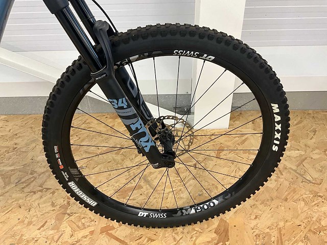 Pivot trail 429 race xt mountainbike - afbeelding 12 van  14