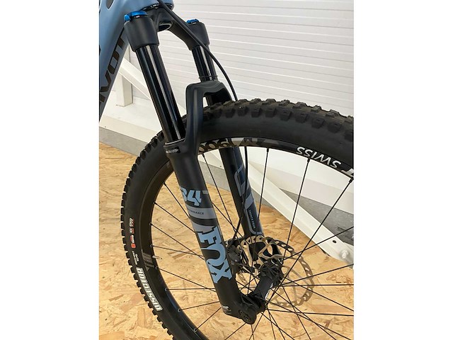 Pivot trail 429 race xt mountainbike - afbeelding 13 van  14