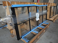 Pivoterende stalen deur met glas - afbeelding 2 van  3