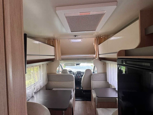 Pla 235 camper - afbeelding 8 van  24