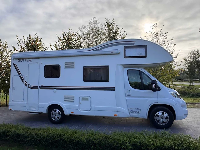 Pla 235 camper - afbeelding 18 van  24