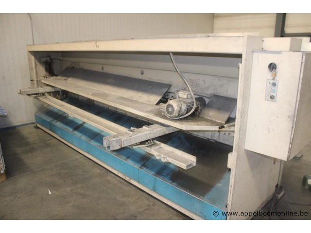 Plaatschaar lvd hst 40/6, bouwjaar 1993, serienummer 20478, 9,5 kw, 380 v, 4050 x 6,35 mm, 7.500 kg, voetpedaal, werking niet gekend - afbeelding 4 van  5