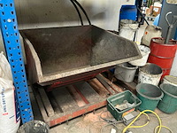 Plaatstalen kiepcontainer - afbeelding 1 van  3