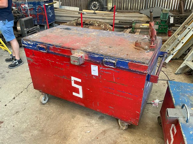 Plaatstalen mobiele materiaalkoffer - afbeelding 1 van  6