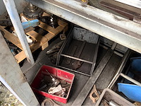 Plaatstalen werkplaatskast met draaigereedschappen - afbeelding 4 van  7