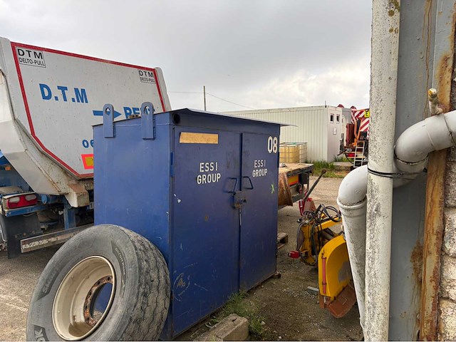 Plaatstalen werkplaatskast met draaigereedschappen - afbeelding 1 van  7