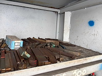 Plaatstalen werkplaatskast met draaigereedschappen - afbeelding 6 van  7
