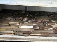 Plaatstalen werkplaatskast met draaigereedschappen - afbeelding 7 van  7