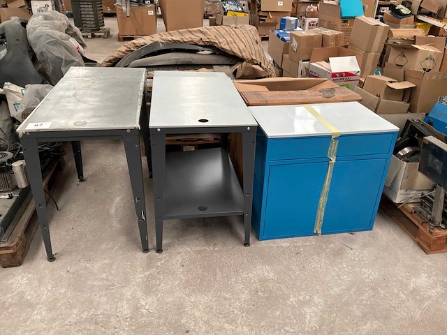 Plaatstalen werktafel (2x) - afbeelding 1 van  2