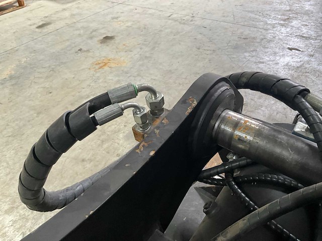 Pladdet pt9 - graafbak - 2022 - afbeelding 4 van  17