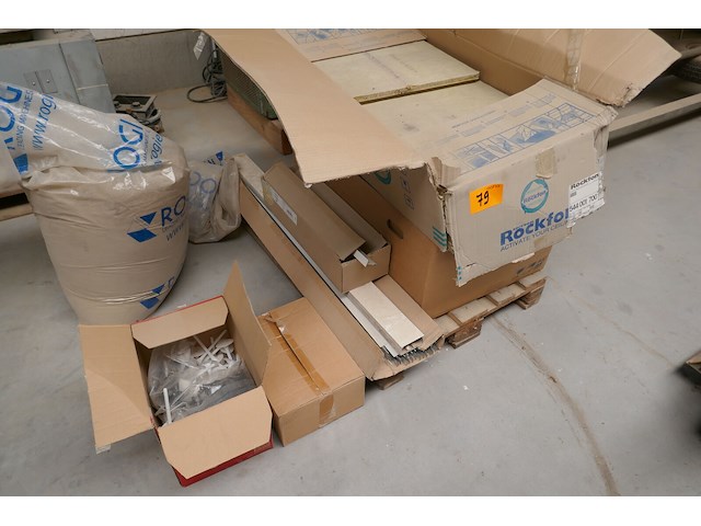 Plafondplaten - afbeelding 1 van  5