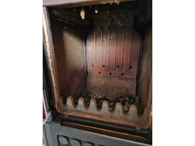 Plamen maestral gietijzeren houtkachel - afbeelding 1 van  8