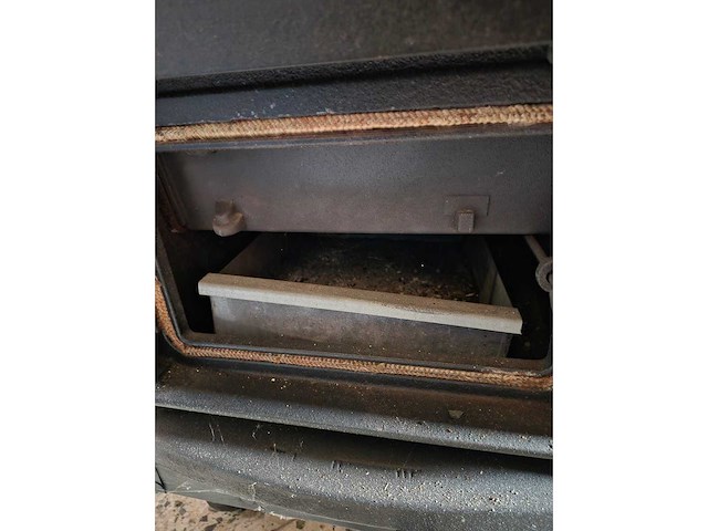 Plamen maestral gietijzeren houtkachel - afbeelding 7 van  8