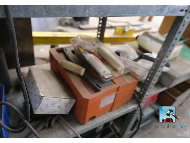Plank met inhoud - afbeelding 6 van  11