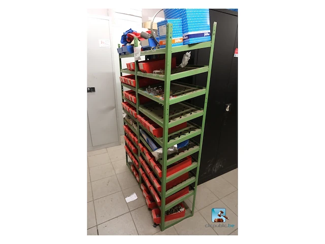 Plank met inhoud - afbeelding 3 van  10
