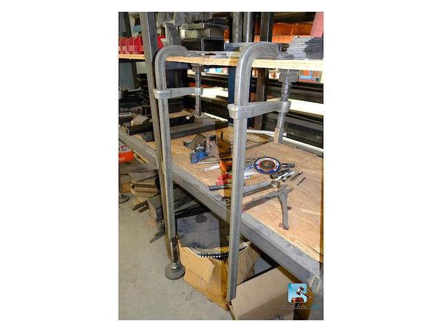 Plank met inhoud - afbeelding 8 van  22