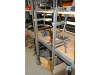 Plank met inhoud - afbeelding 8 van  22