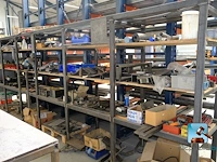 Plank met inhoud - afbeelding 12 van  22