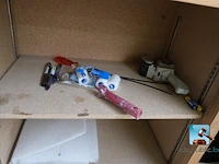 Plank met inhoud - afbeelding 4 van  13