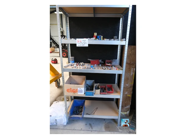 Plank met inhoud - afbeelding 1 van  11