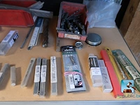 Plank met inhoud - afbeelding 7 van  11