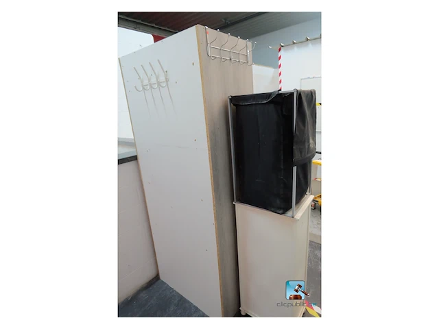 Plank met inhoud - afbeelding 6 van  6