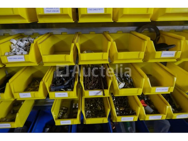 Plank met tuitbakken en inhoud - afbeelding 6 van  16