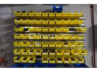 Plank met tuitbakken en inhoud - afbeelding 1 van  16