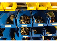 Plank met tuitbakken en inhoud - afbeelding 9 van  16