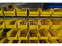 Plank met tuitbakken en inhoud - afbeelding 11 van  16