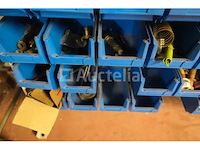 Plank met tuitbakken en inhoud - afbeelding 15 van  16