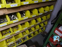 Planken met inhoud - afbeelding 9 van  25
