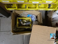 Planken met inhoud - afbeelding 11 van  25
