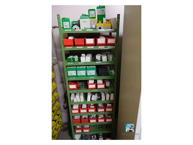 Planken met inhoud - afbeelding 13 van  25