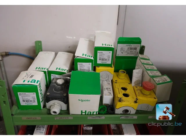 Planken met inhoud - afbeelding 14 van  25