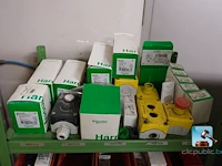 Planken met inhoud - afbeelding 14 van  25