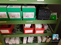 Planken met inhoud - afbeelding 16 van  25