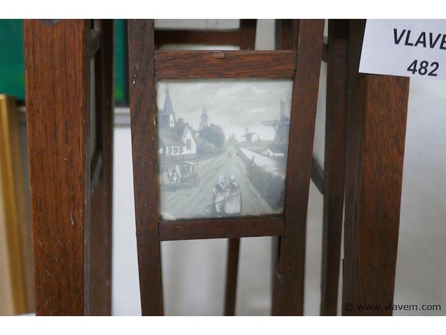 Plantenstaander in hout met tegels - afbeelding 1 van  3